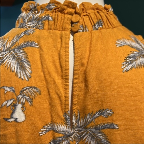 Ann Taylor Ruffle Neck Palm Tree Print Sleeveless Top. - Picture 5 of 9